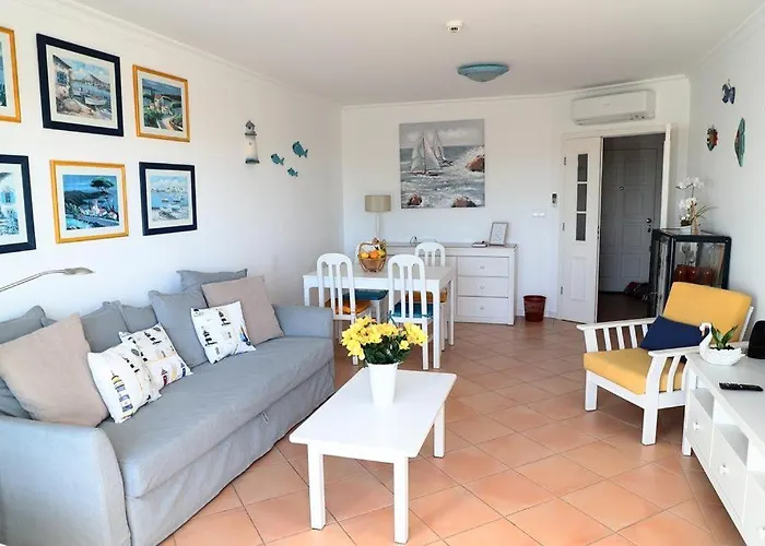 Family Sea View Apartment *