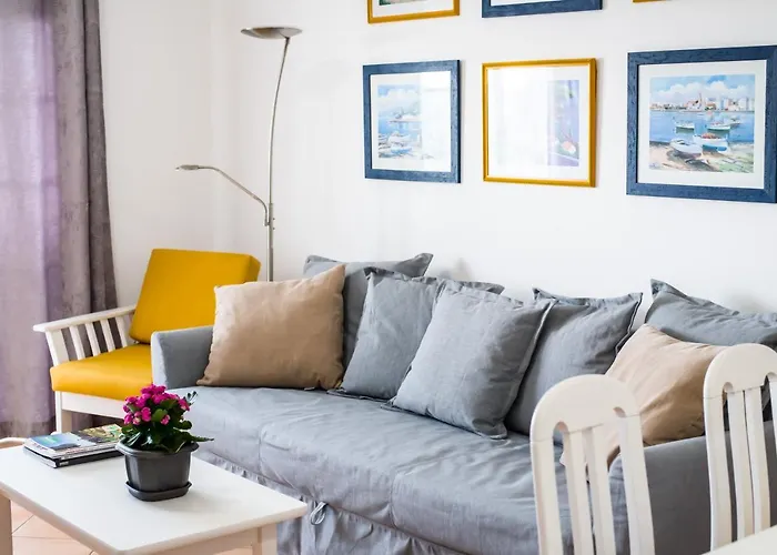 Family Sea View Apartment